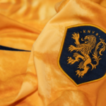 Hier kan je een Nederlands elftal shirt scoren voor een leuke prijs